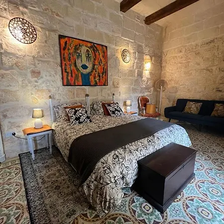 L-artiste A Unique Blend Of History Art And Relaxation *