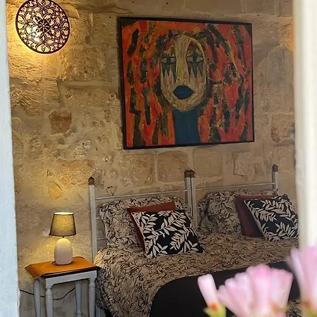 L-artiste A Unique Blend Of History Art And Relaxation Nyaraló Xagħra
