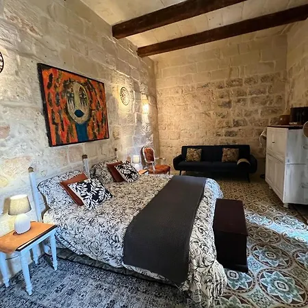 L-artiste A Unique Blend Of History Art And Relaxation